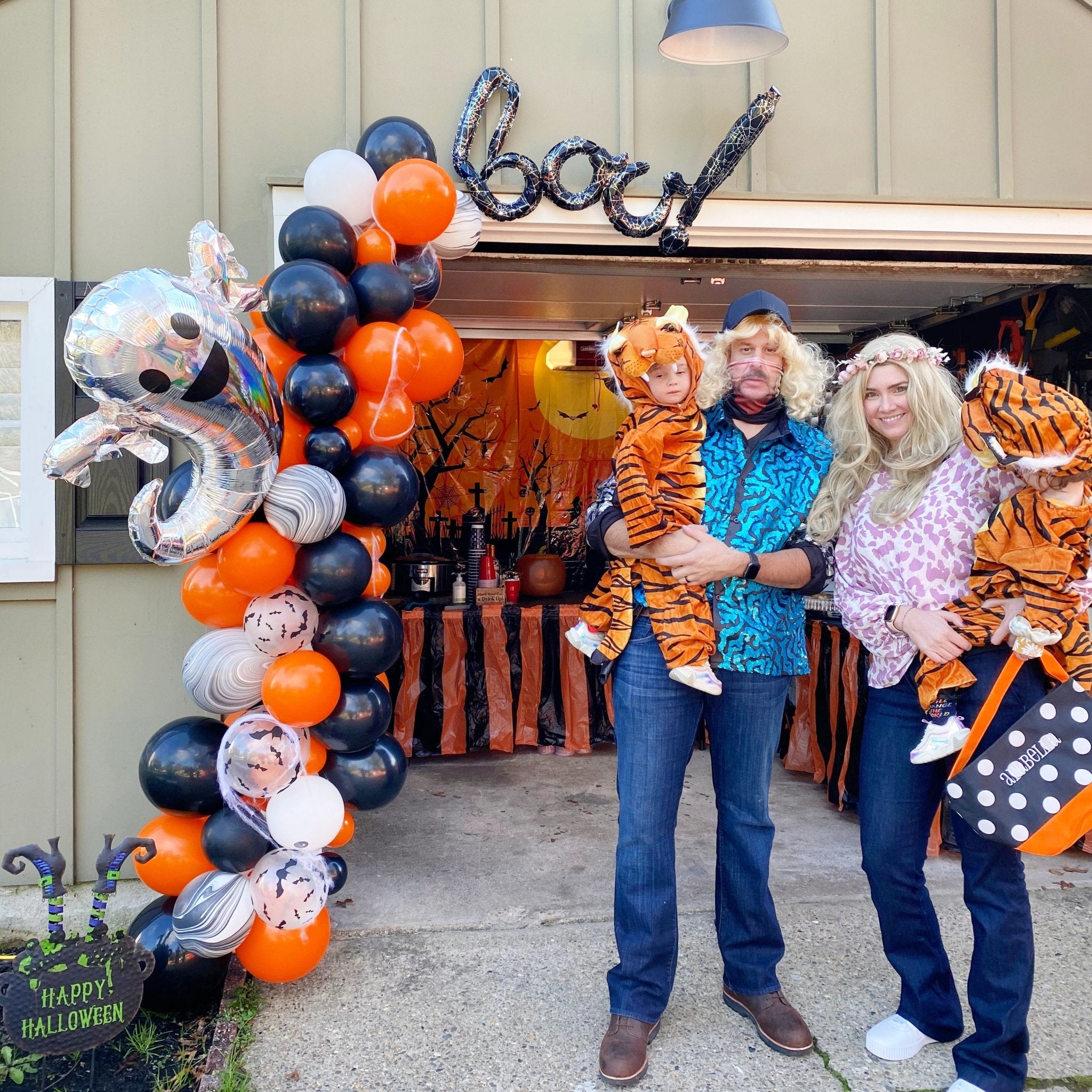 Black & Orange Halloween Balloon Arch - Balloon Garland Kit - Ellie's Party Supply