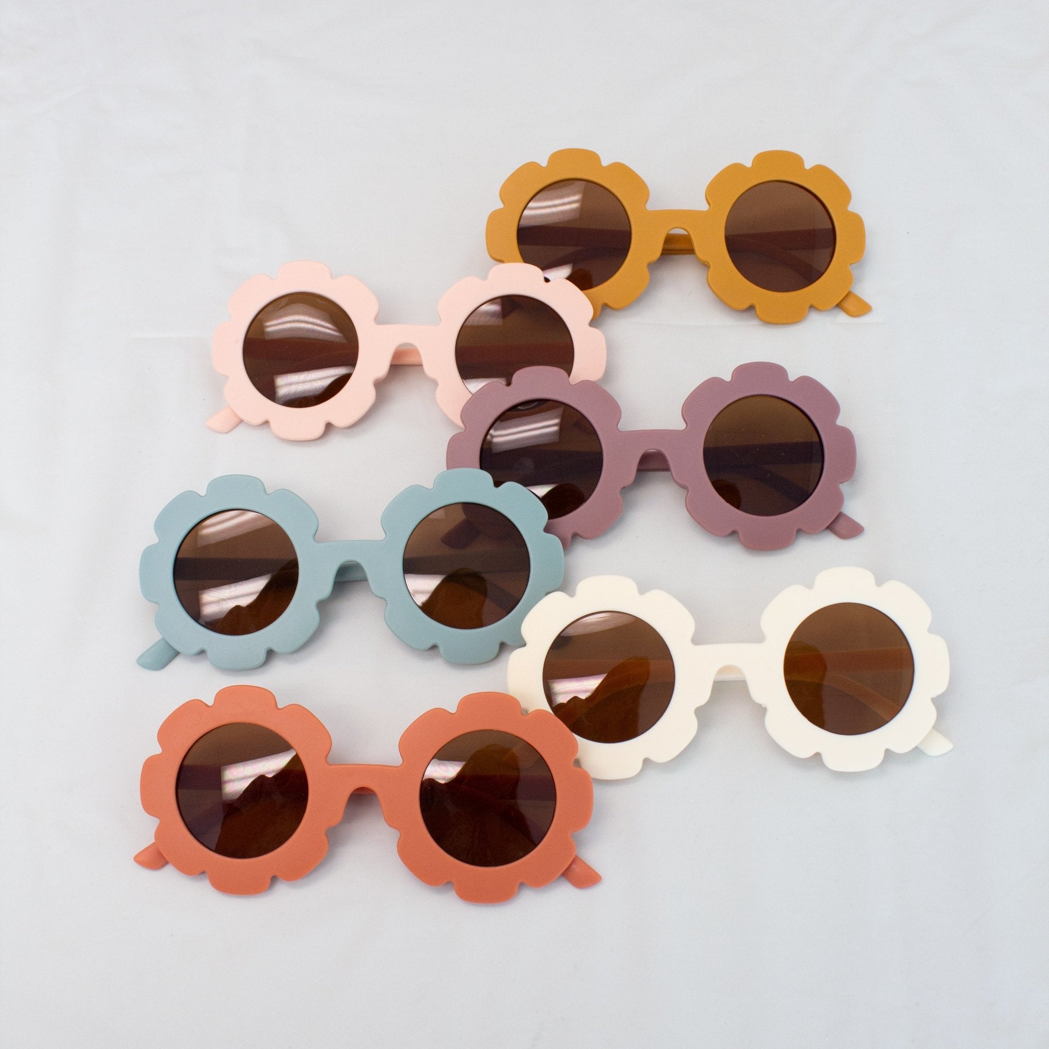 flower shaped Brown Kids Sunglasses at Rs 599/piece in Sonbhadra | ID:  26322102333