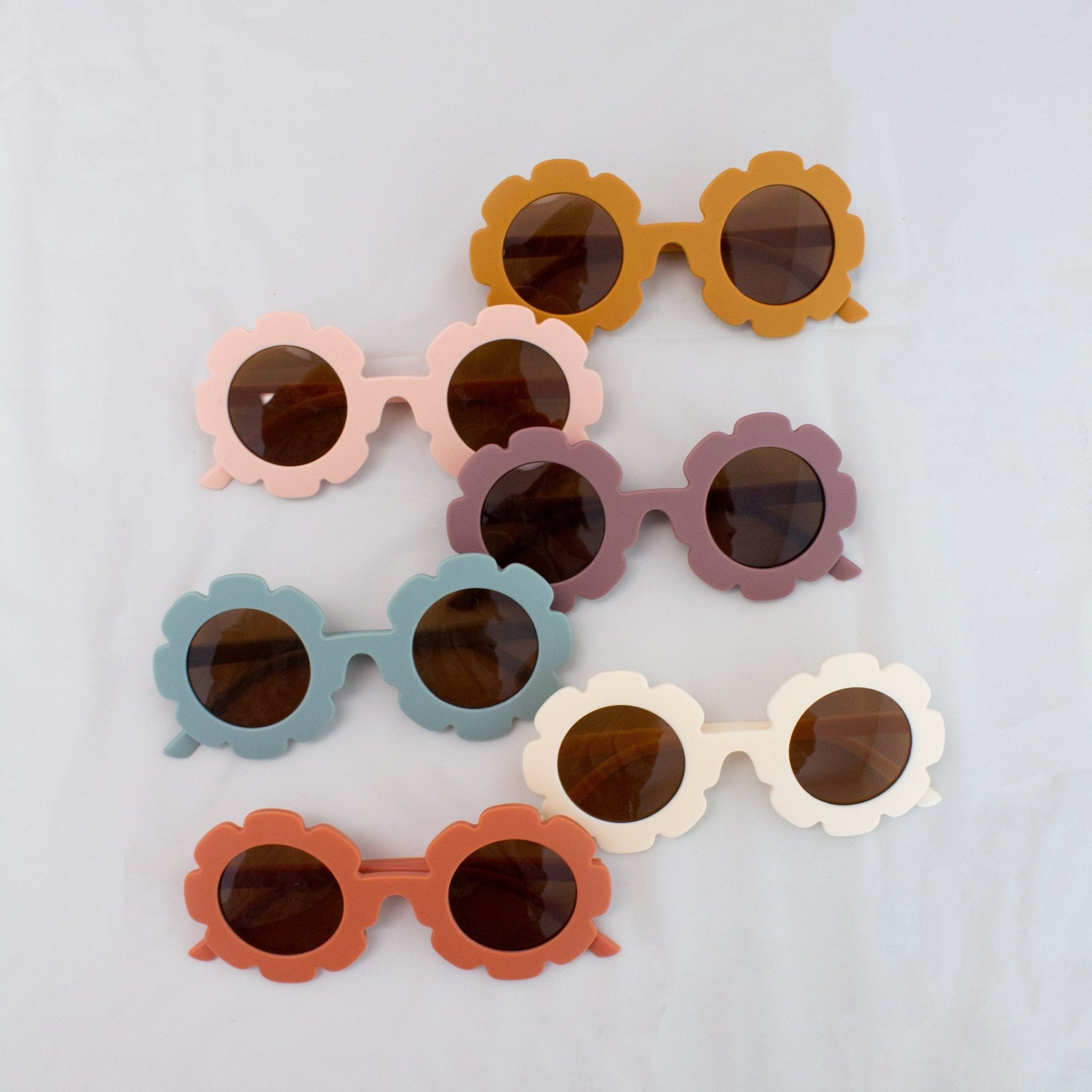 Amazon.com: 100 Pairs Kids Round Flower Sunglasses Girls Flower Shaped  Sunglasses Bulk Cute Toddler Beach Outdoor Glasses Baby Colorful Eyewear  for Boys Girls Infant Party Favors : Clothing, Shoes & Jewelry