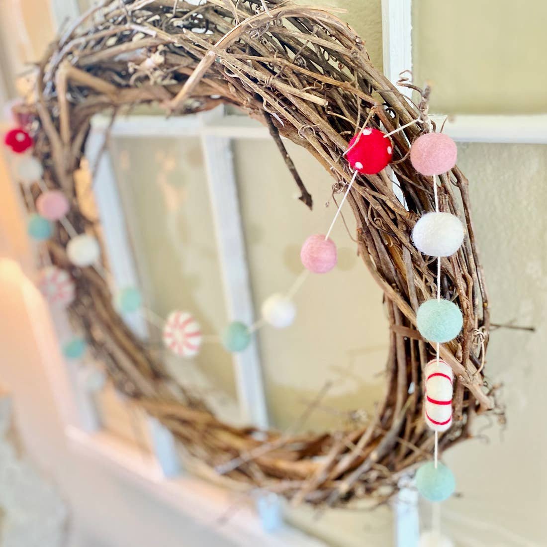 Peppermint Christmas Felt Ball Garland (5-Foot) - Ellie's Party Supply